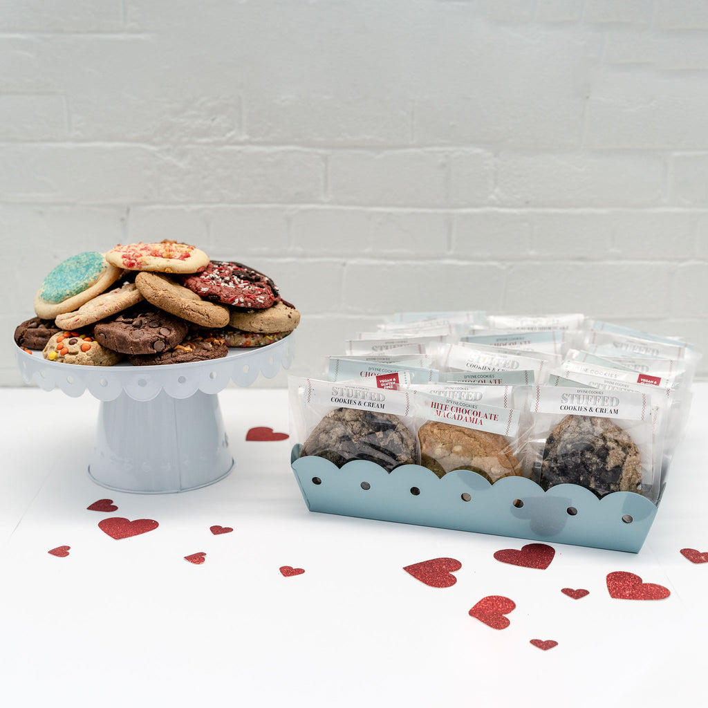 DECORATIVE TRAY WITH 48 ASSORTED COOKIES
